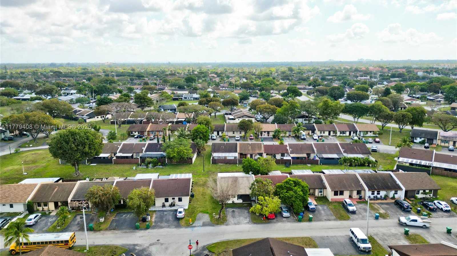 Small Image of 5211 SOUTH WEST 139TH AVE RD, Miami Number 3