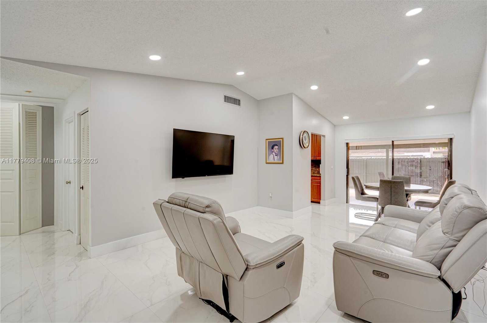 Small Image of 5211 SOUTH WEST 139TH AVE RD, Miami Number 6