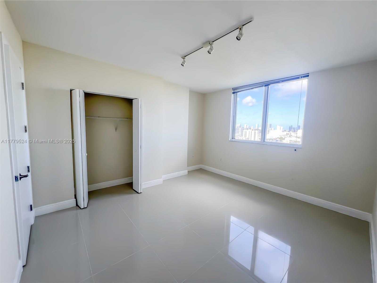Small Image of 1861 NORTH WEST S RIVER DR #2209, Miami Number 11