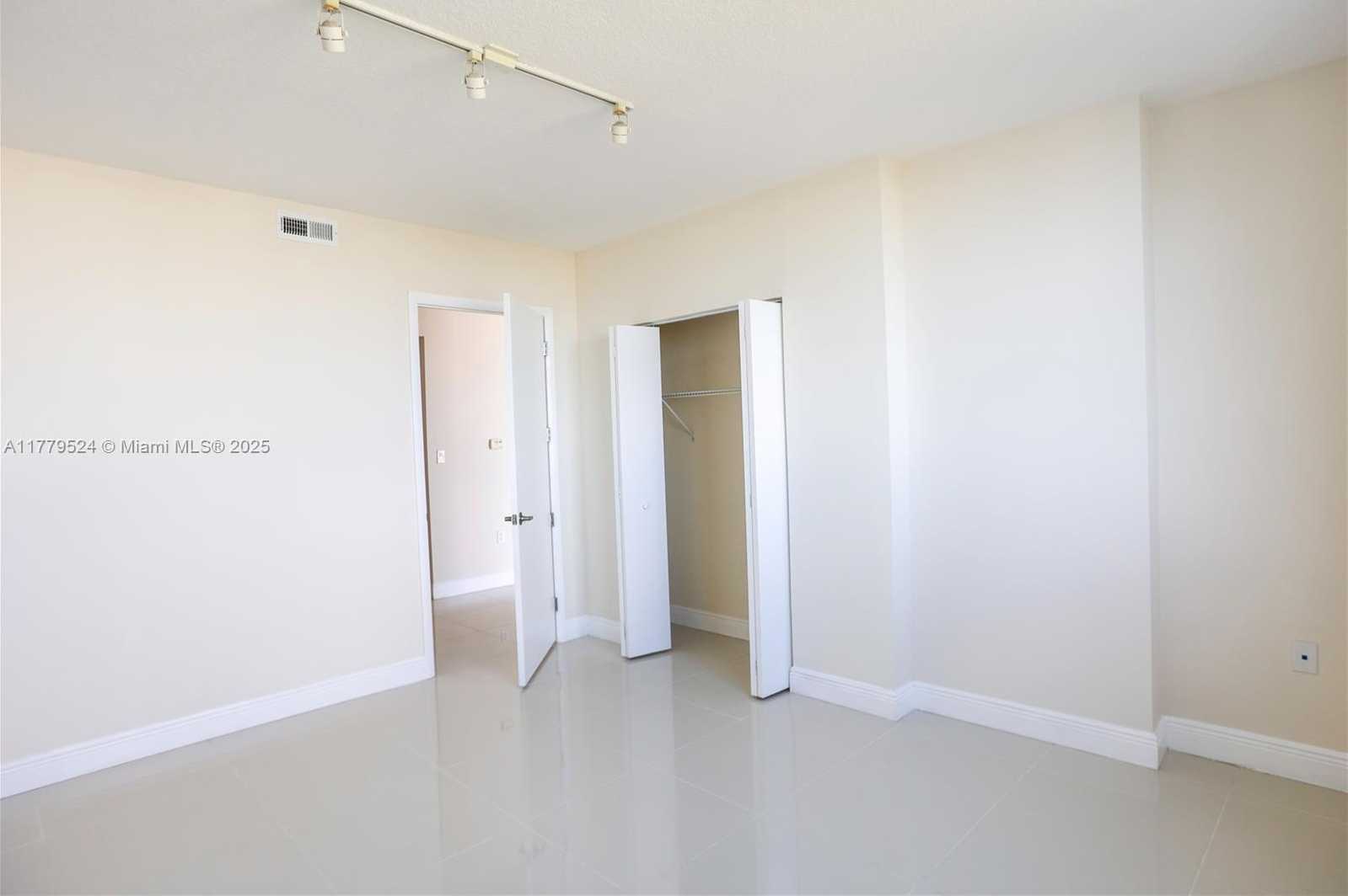 Small Image of 1861 NORTH WEST S RIVER DR #2209, Miami Number 19