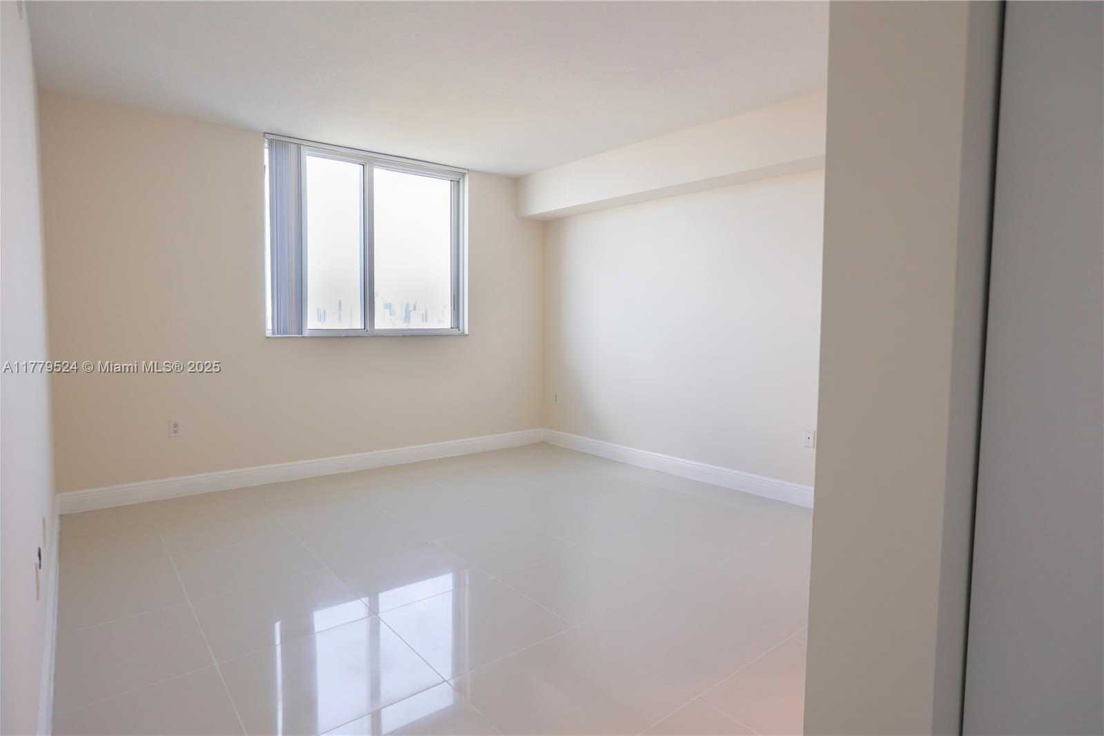 Small Image of 1861 NORTH WEST S RIVER DR #2209, Miami Number 29