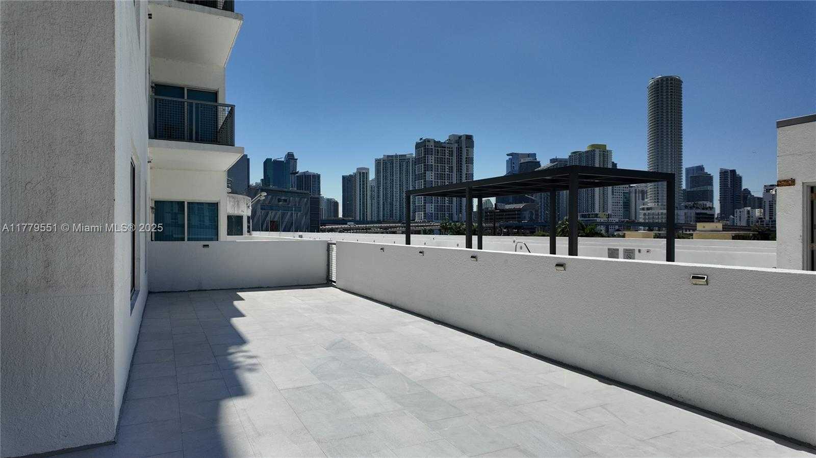Small Image of 10 SOUTH WEST SOUTH RIVER DR #610, Miami Number 24