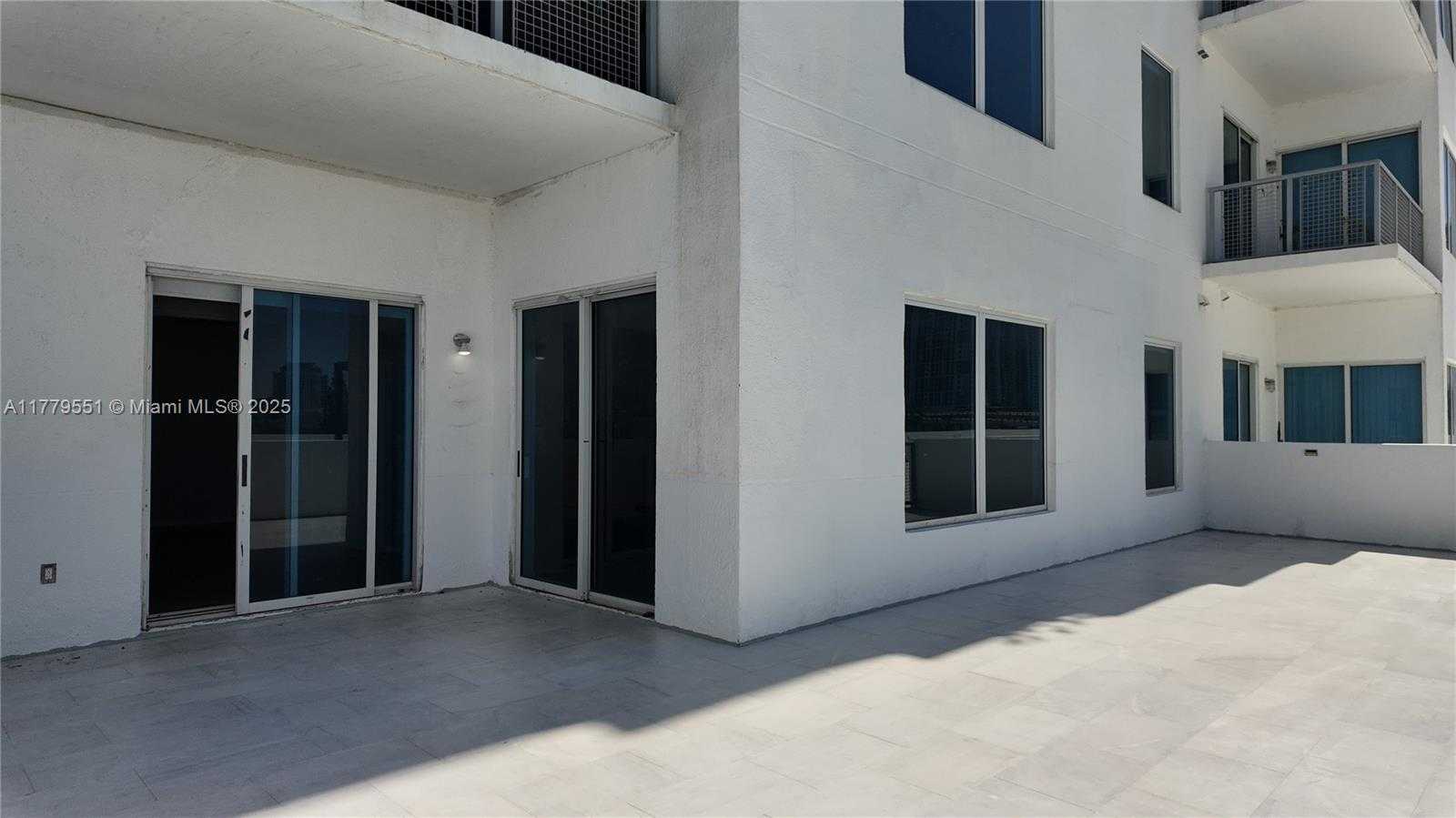 Small Image of 10 SOUTH WEST SOUTH RIVER DR #610, Miami Number 25