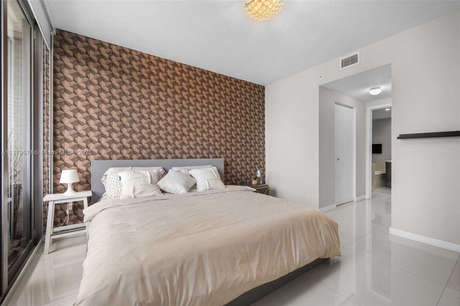 Small Image of 488 NORTH EAST 18TH ST #301, Miami Number 5