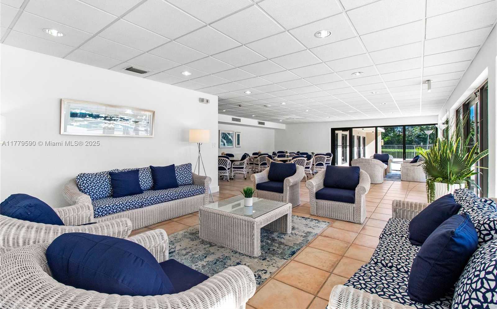 Small Image of 2625 COLLINS AVE #608, Miami Beach Number 15