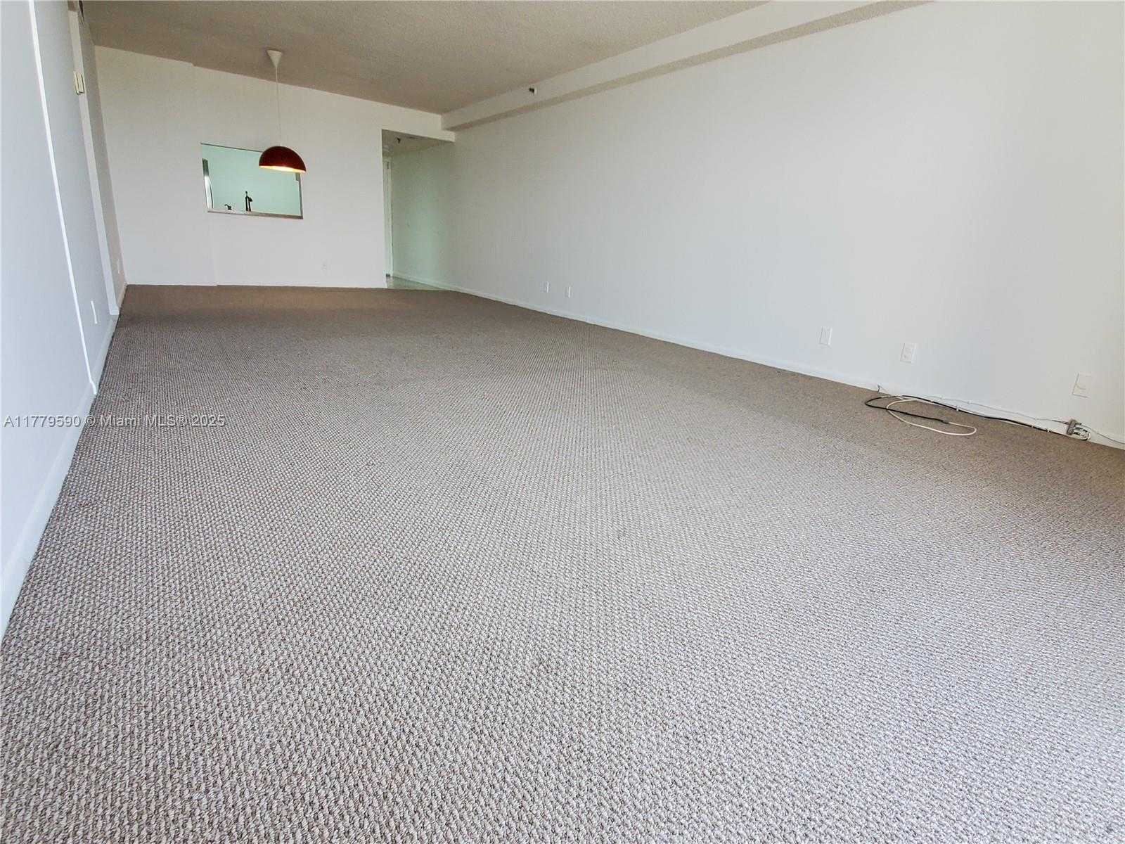 Small Image of 2625 COLLINS AVE #608, Miami Beach Number 2