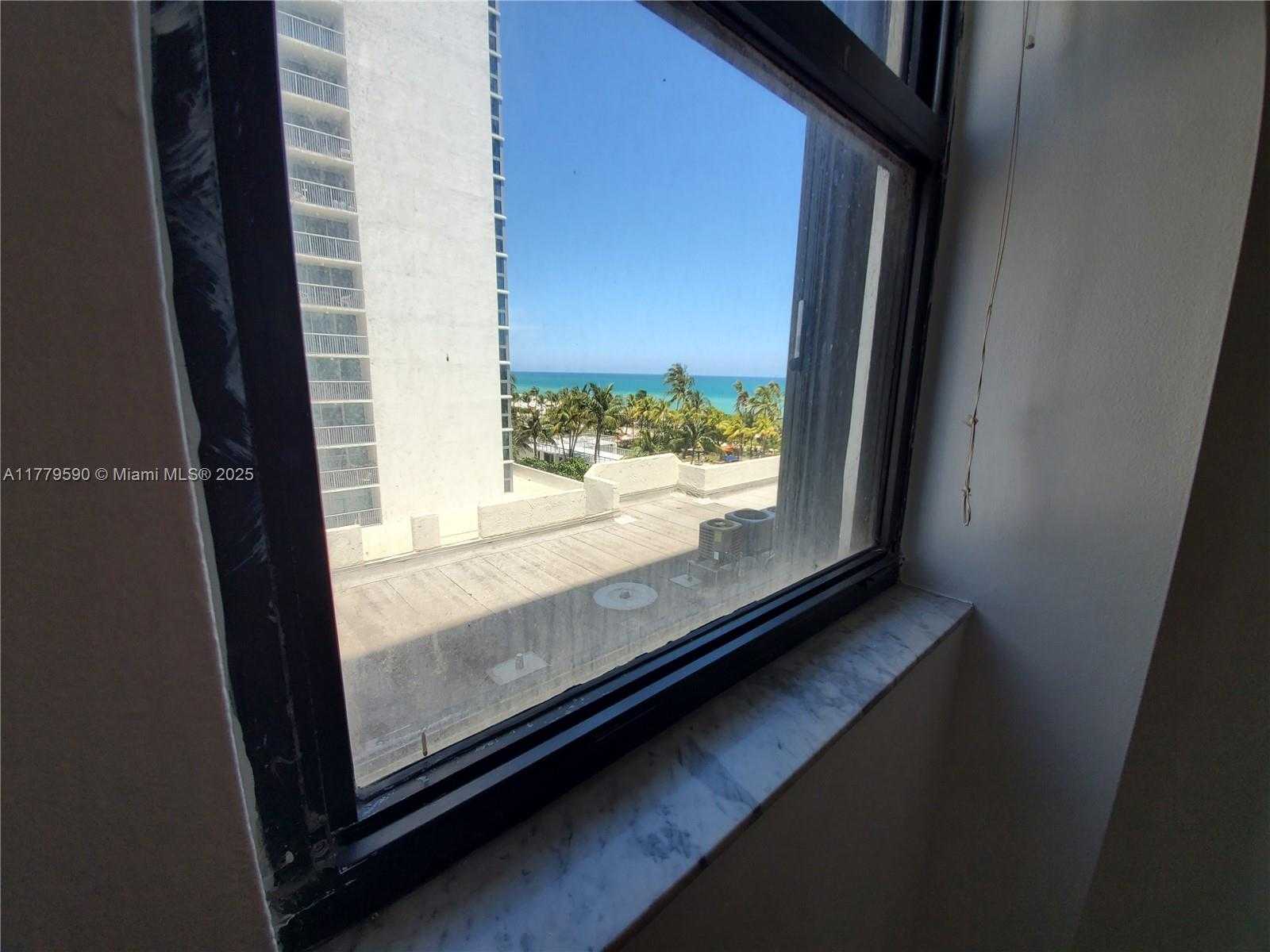 Small Image of 2625 COLLINS AVE #608, Miami Beach Number 6
