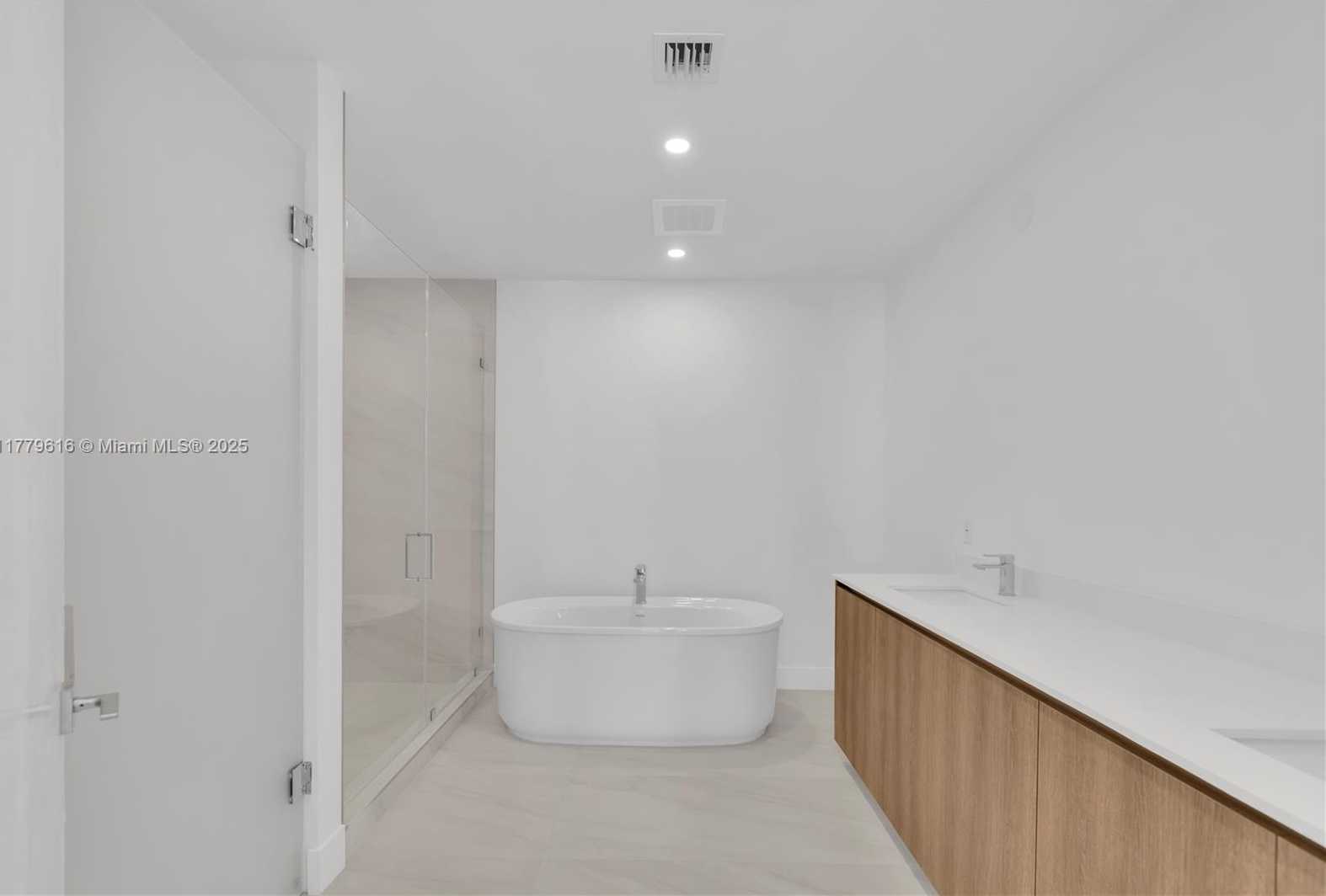 Small Image of 17550 COLLINS AVENUE #1502, Sunny Isles Beach Number 19