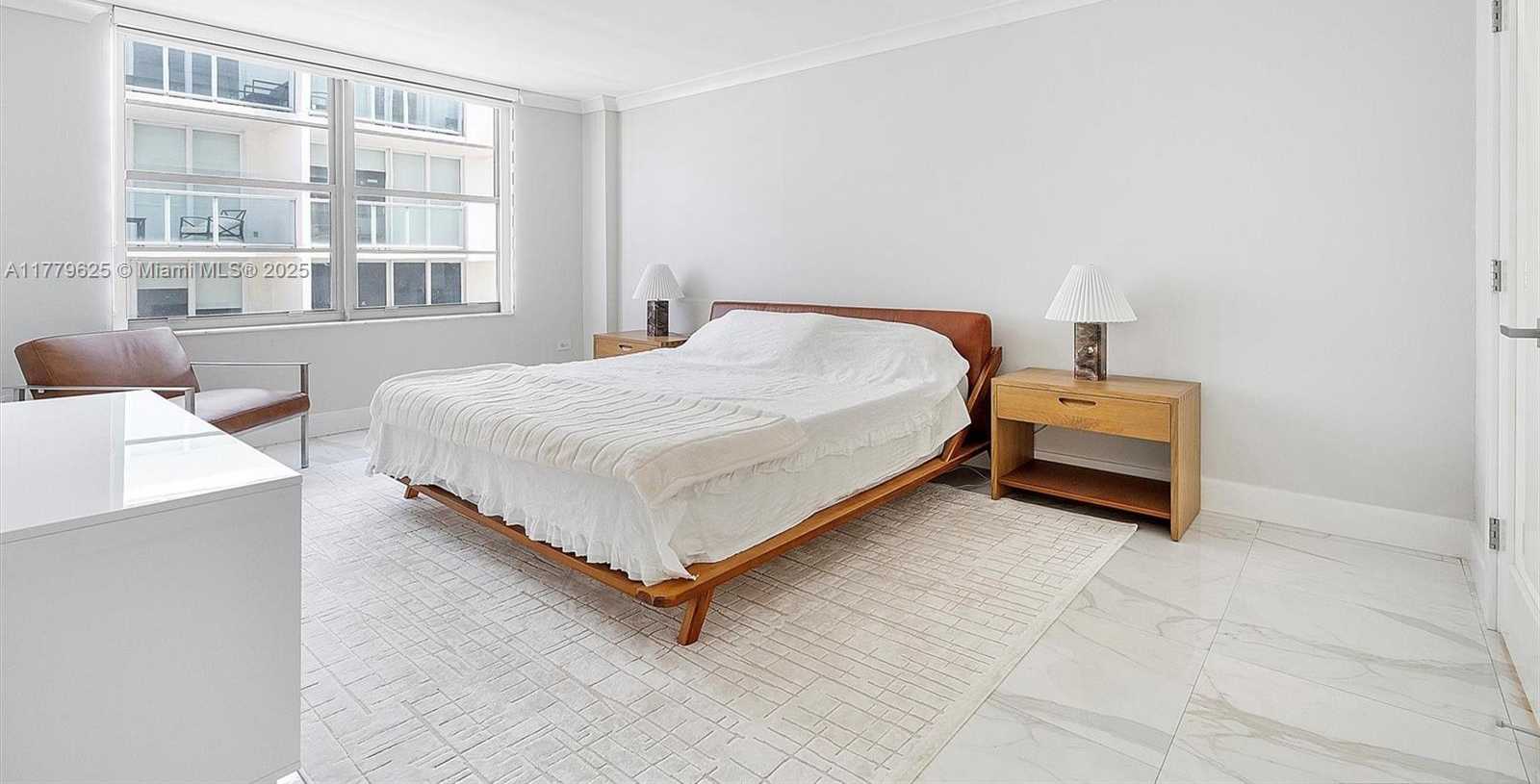 Small Image of 5555 COLLINS AVE #16B, Miami Beach Number 15