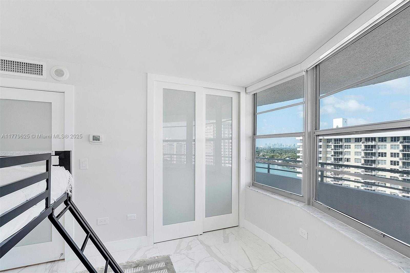 Small Image of 5555 COLLINS AVE #16B, Miami Beach Number 22