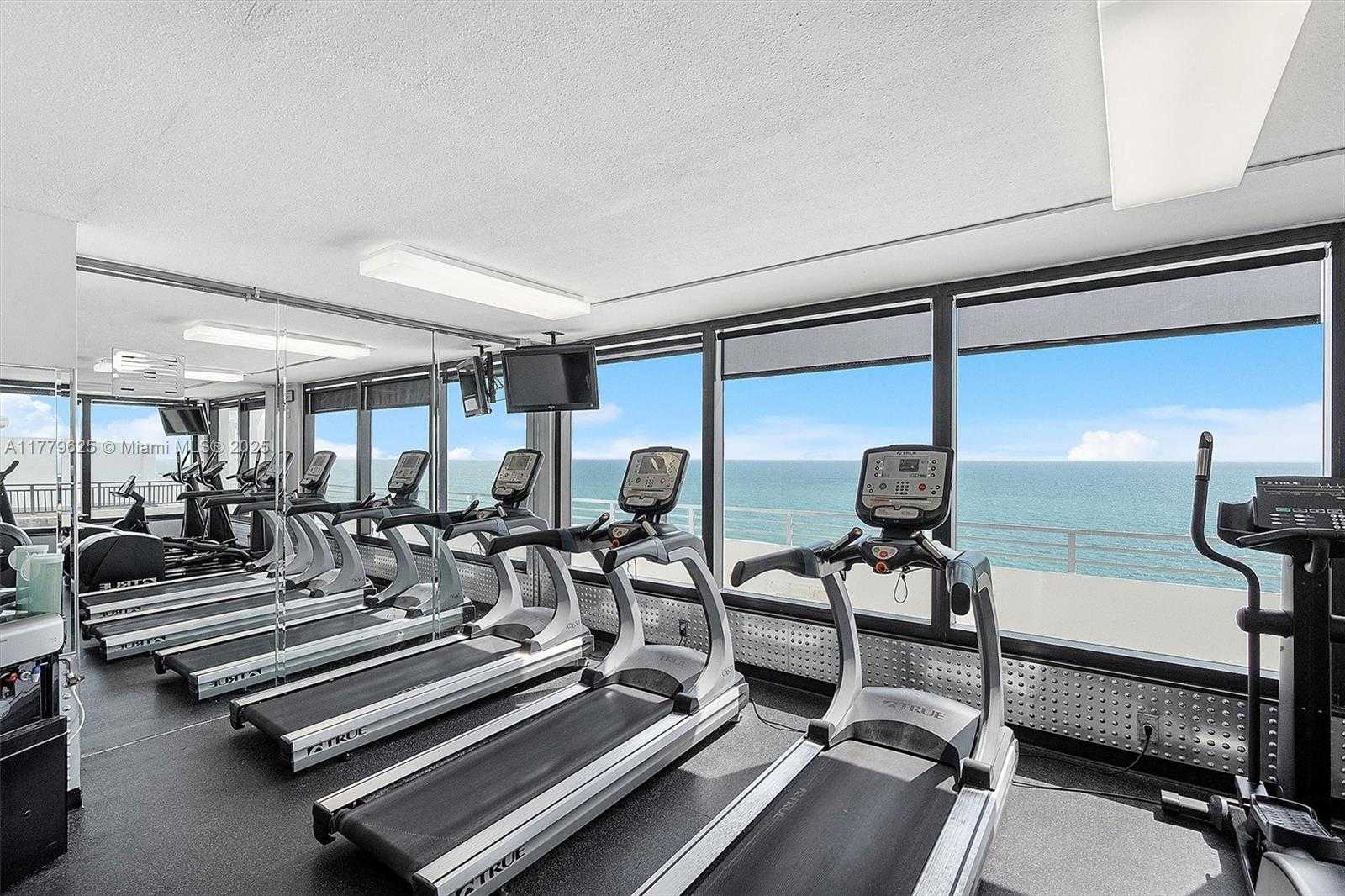 Small Image of 5555 COLLINS AVE #16B, Miami Beach Number 35