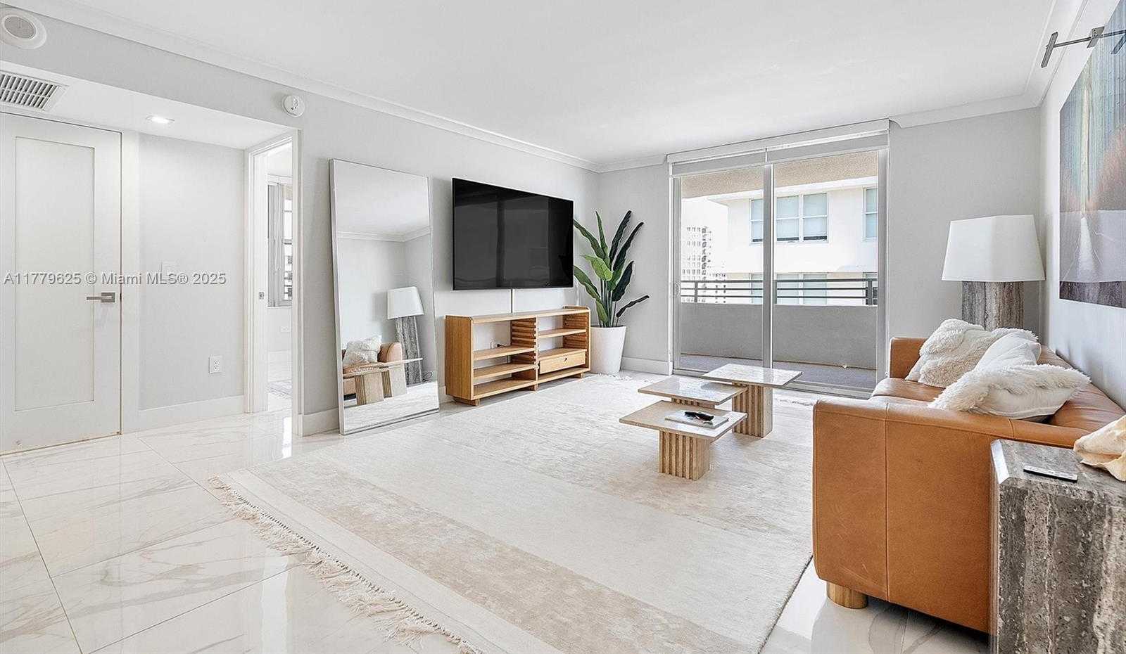 Small Image of 5555 COLLINS AVE #16B, Miami Beach Number 6
