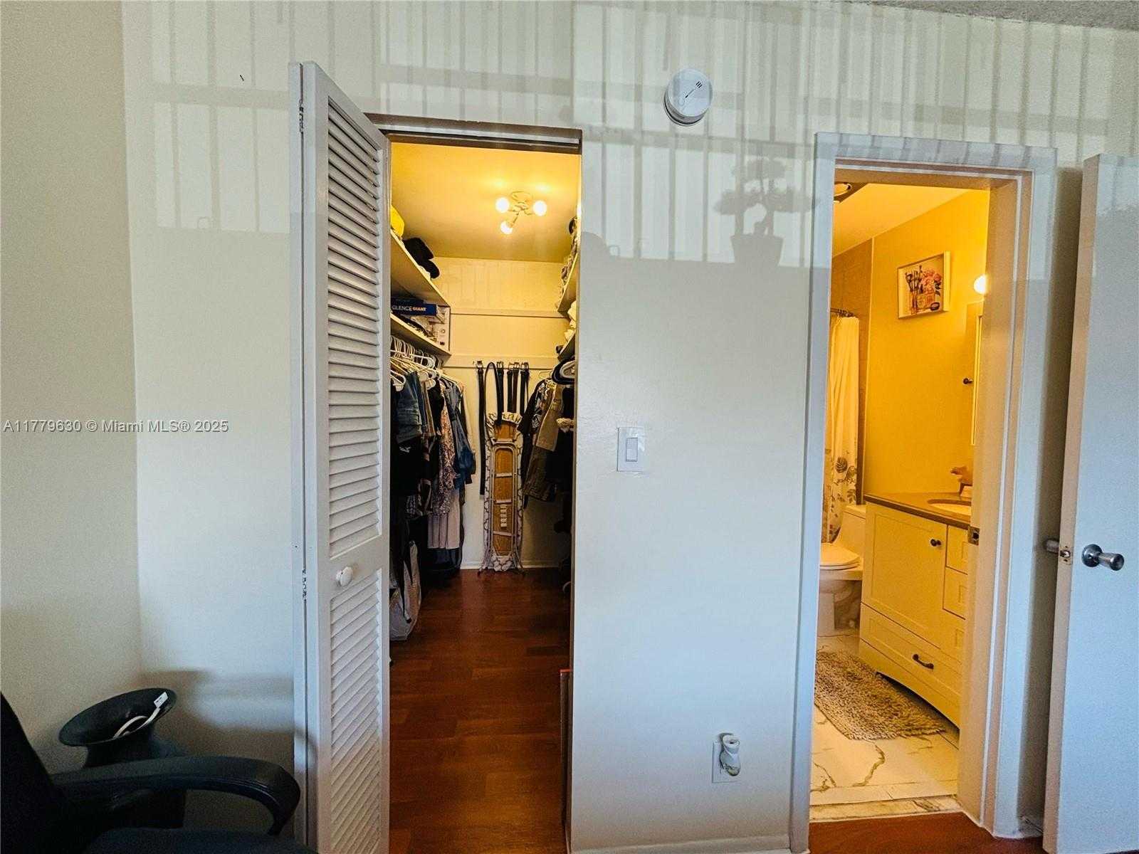 Small Image of 5300 5300 WASHINGTON ST #E-209, Hollywood Number 13