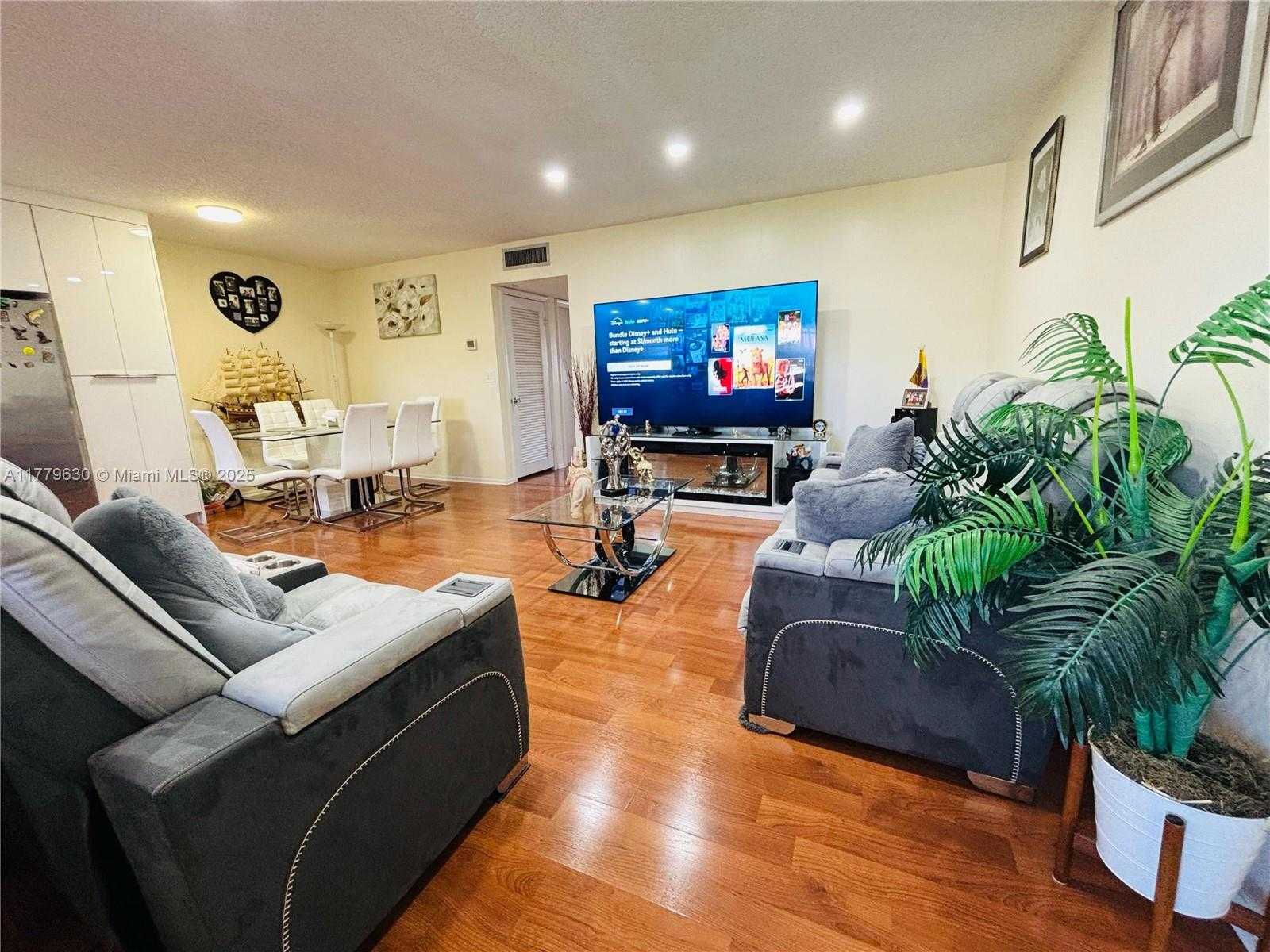Small Image of 5300 5300 WASHINGTON ST #E-209, Hollywood Number 5