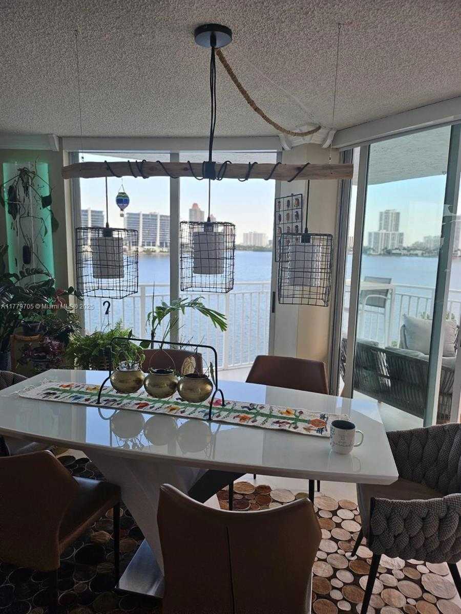 Small Image of 18000 #603, Sunny Isles Beach Number 7