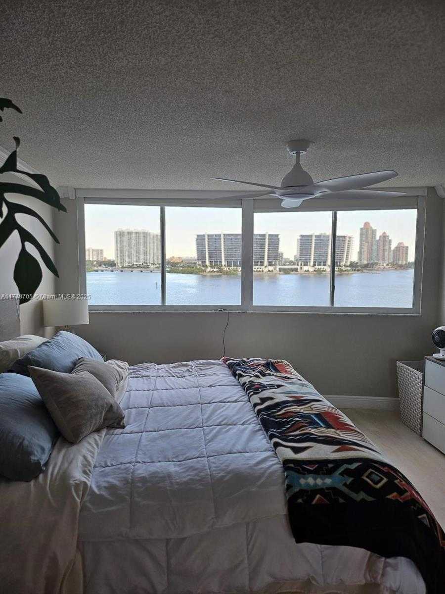 Small Image of 18000 #603, Sunny Isles Beach Number 9