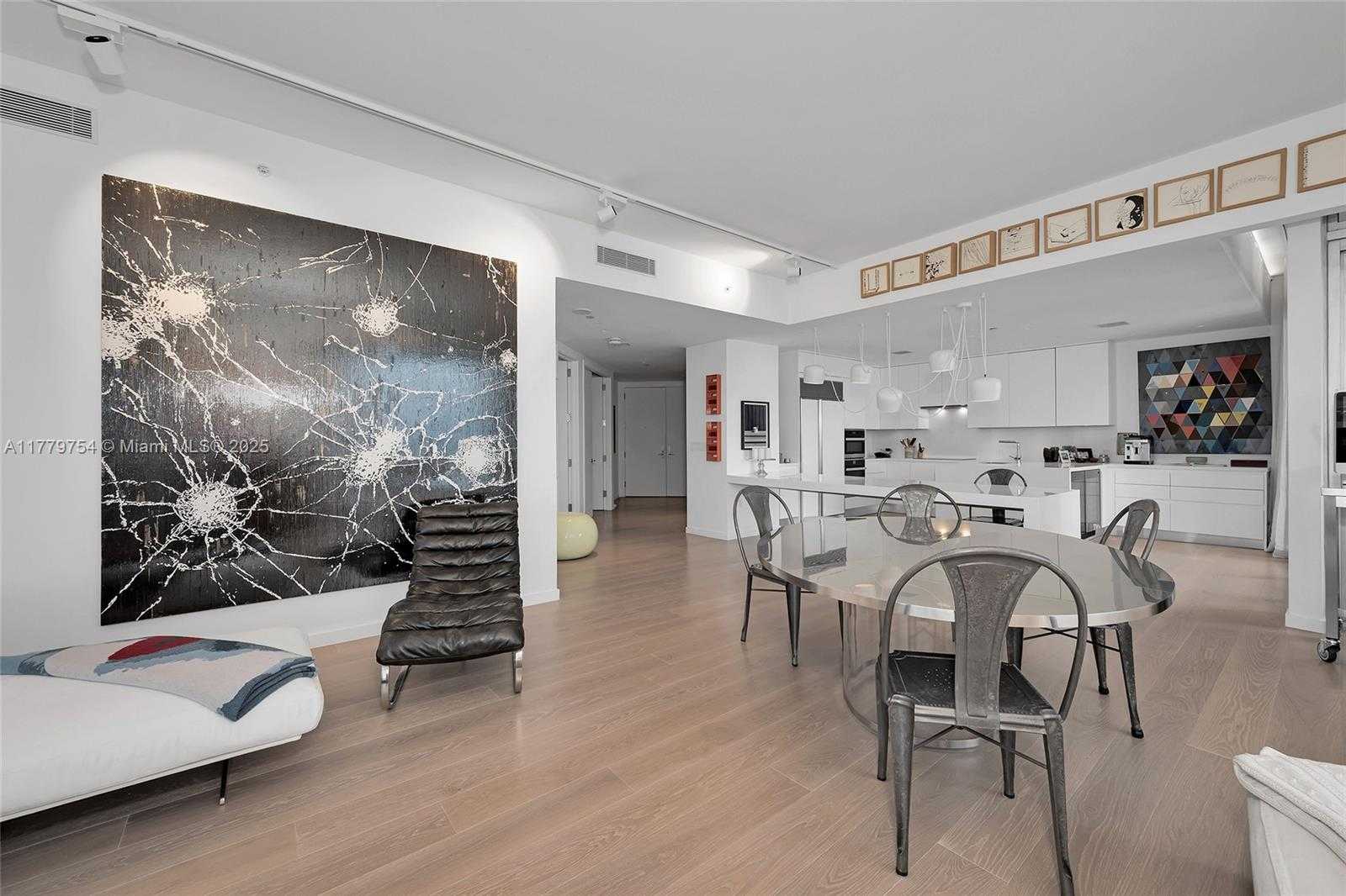 Small Image of 1425 BRICKELL AVE #61E, Miami Number 10