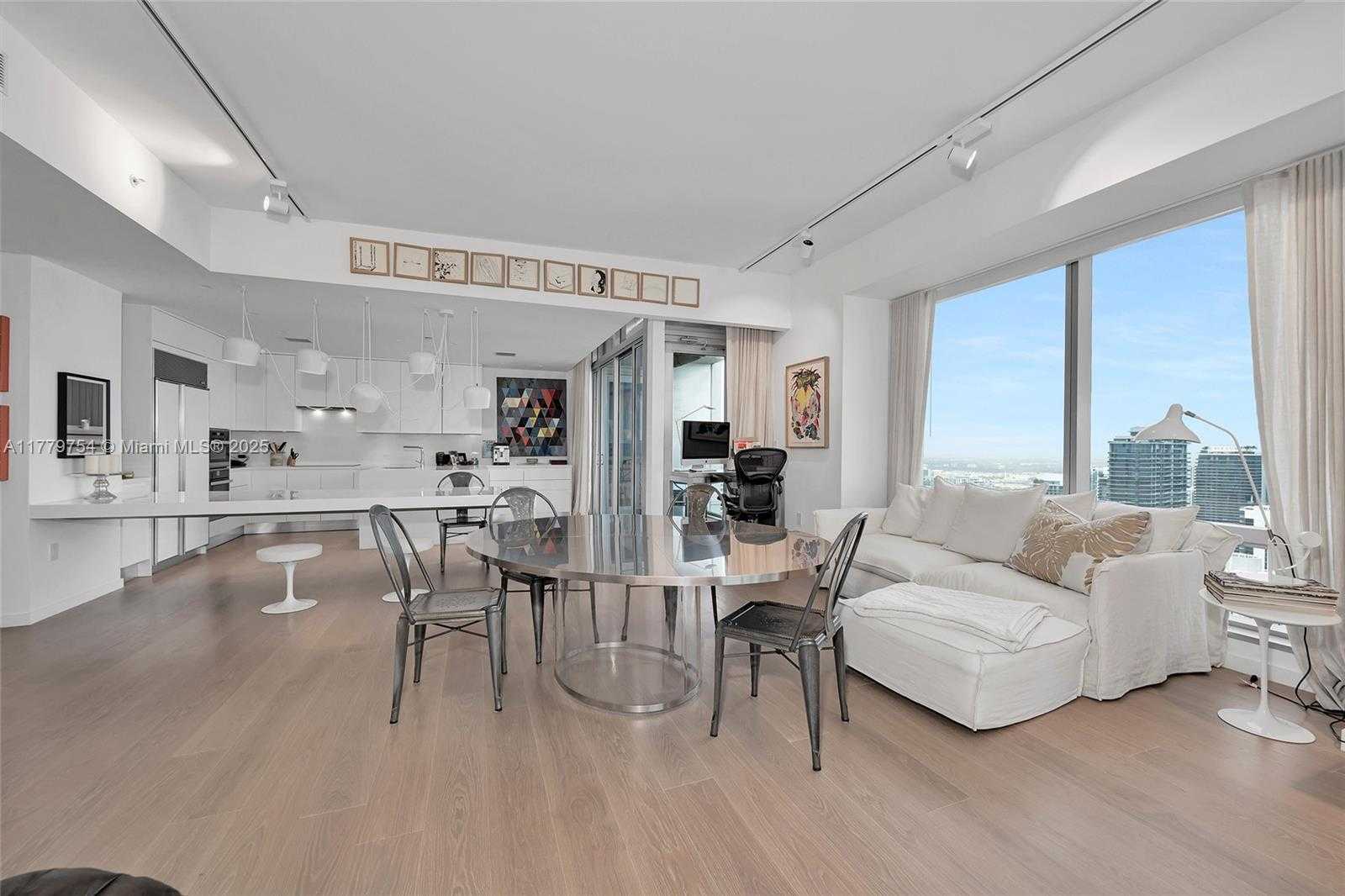 Small Image of 1425 BRICKELL AVE #61E, Miami Number 11