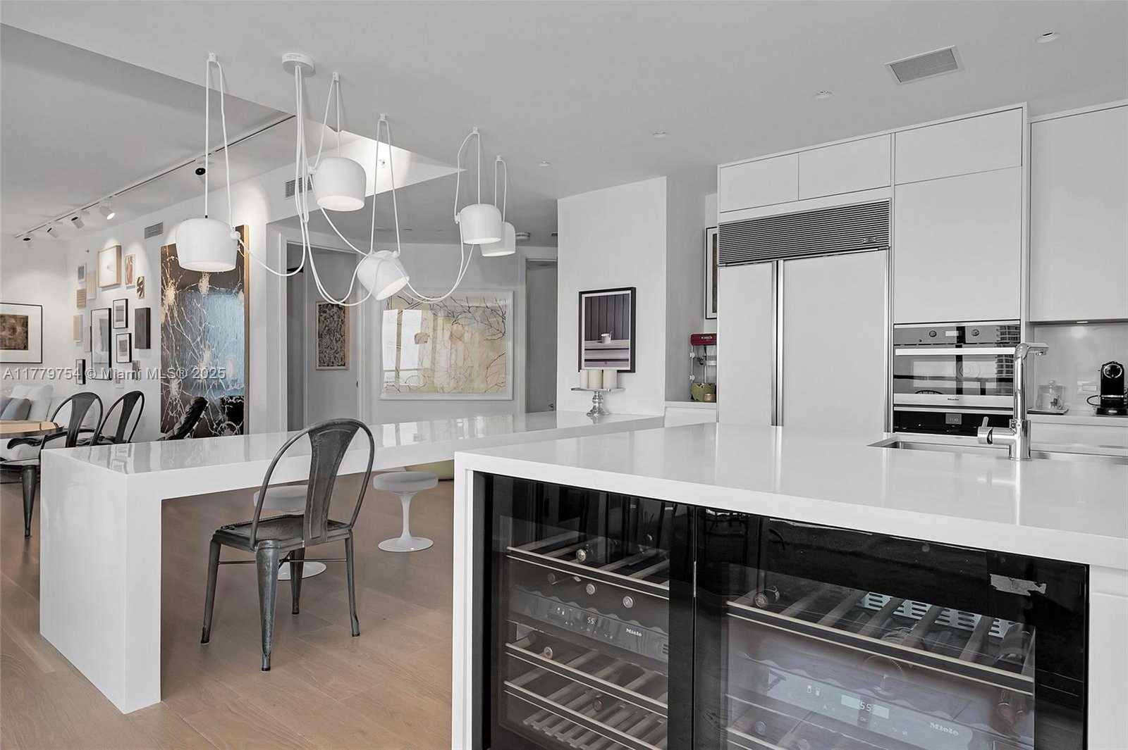Small Image of 1425 BRICKELL AVE #61E, Miami Number 15