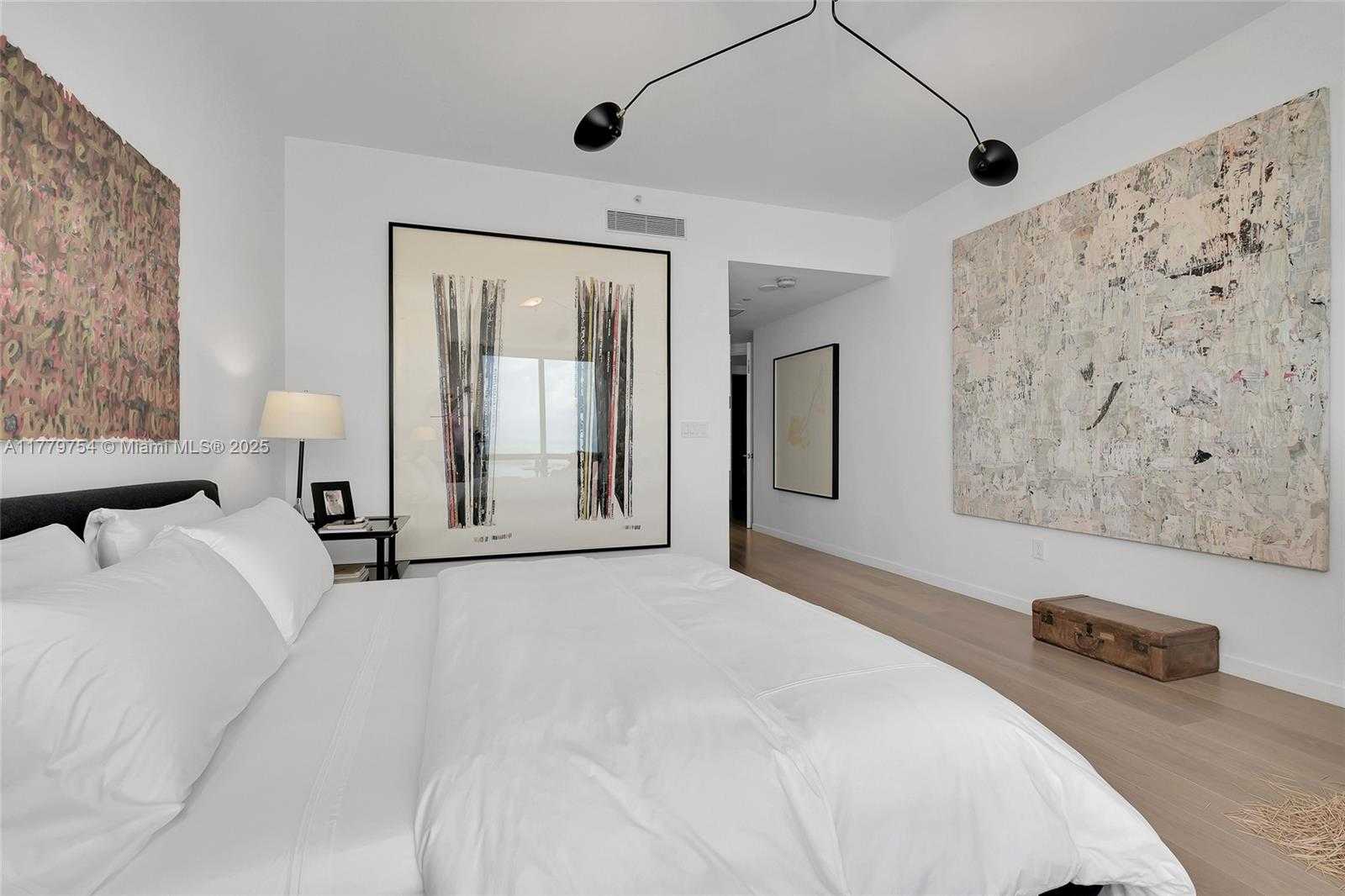 Small Image of 1425 BRICKELL AVE #61E, Miami Number 35