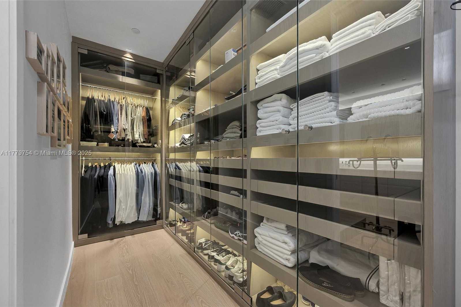 Small Image of 1425 BRICKELL AVE #61E, Miami Number 37