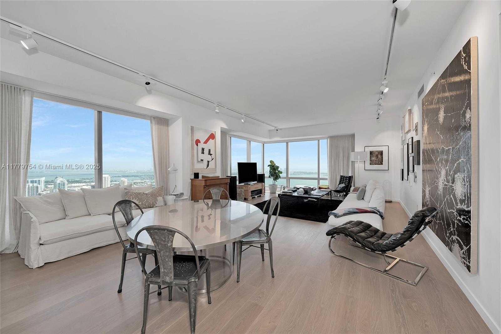 Small Image of 1425 BRICKELL AVE #61E, Miami Number 6