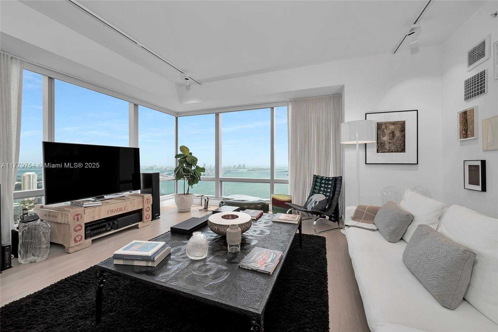 Small Image of 1425 BRICKELL AVE #61E, Miami Number 8