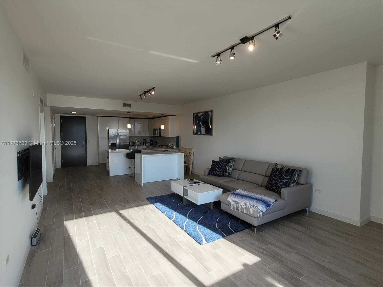 Small Image of 999 SOUTH WEST 1ST AVE #2213, Miami Number 6