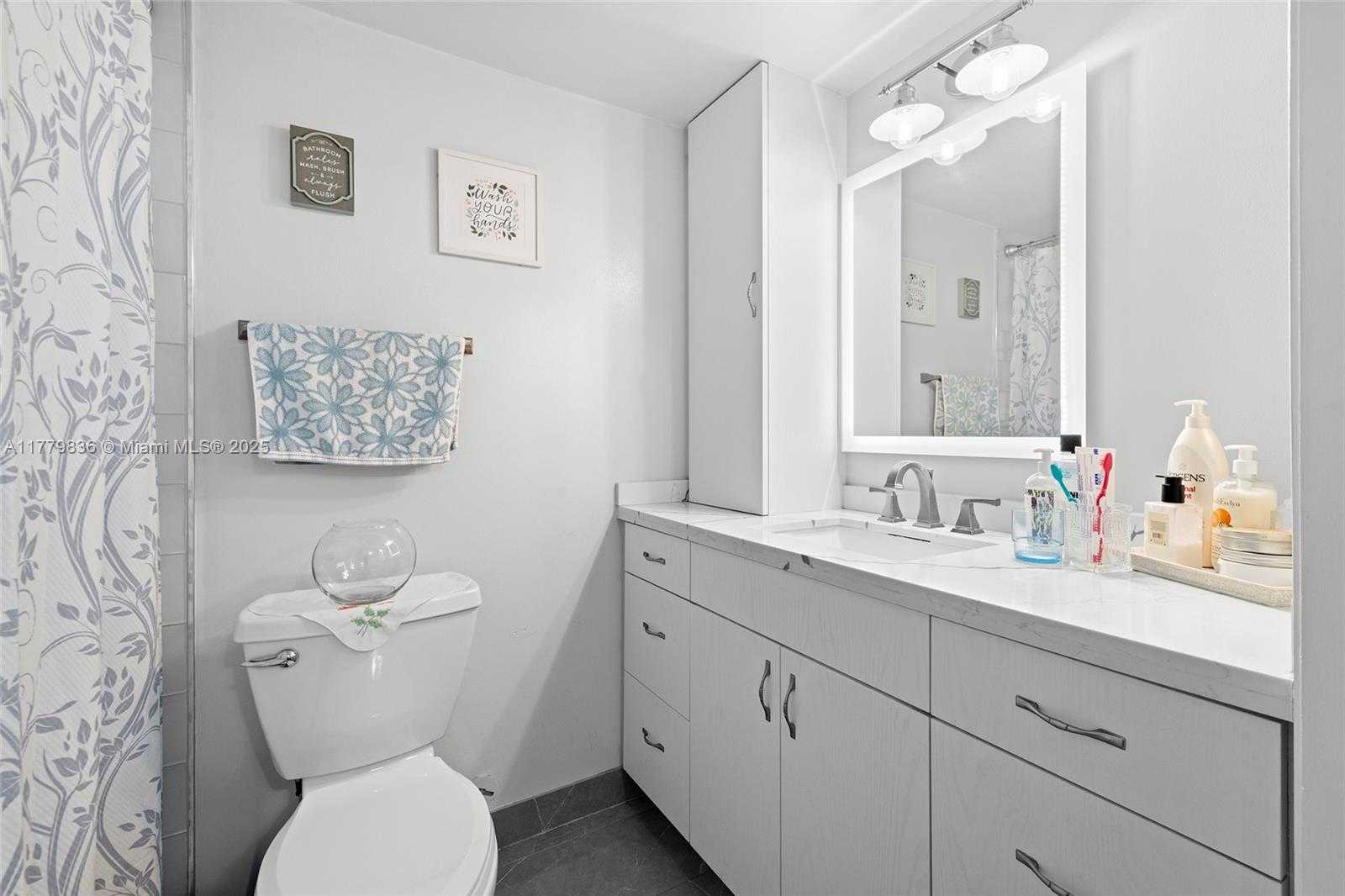 Small Image of 7110 NORTH WEST 173RD DR #105, Hialeah Number 8