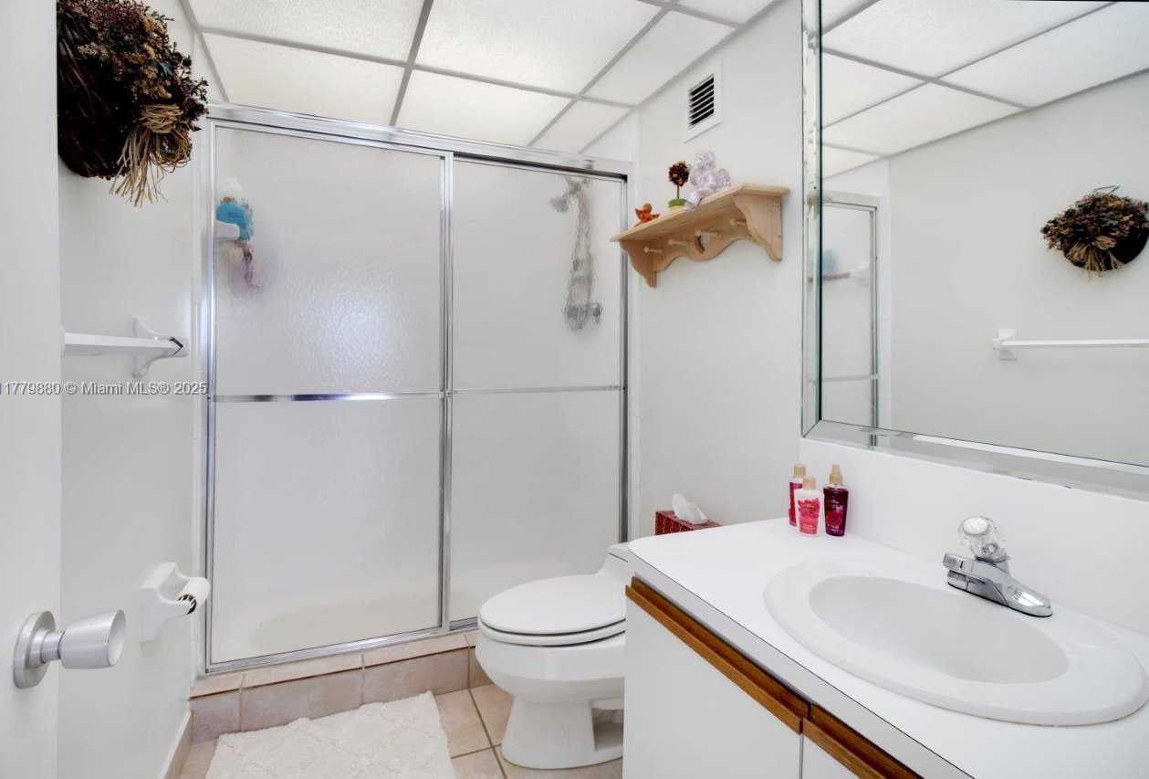 Small Image of 5005 COLLINS AVE #319, Miami Beach Number 15