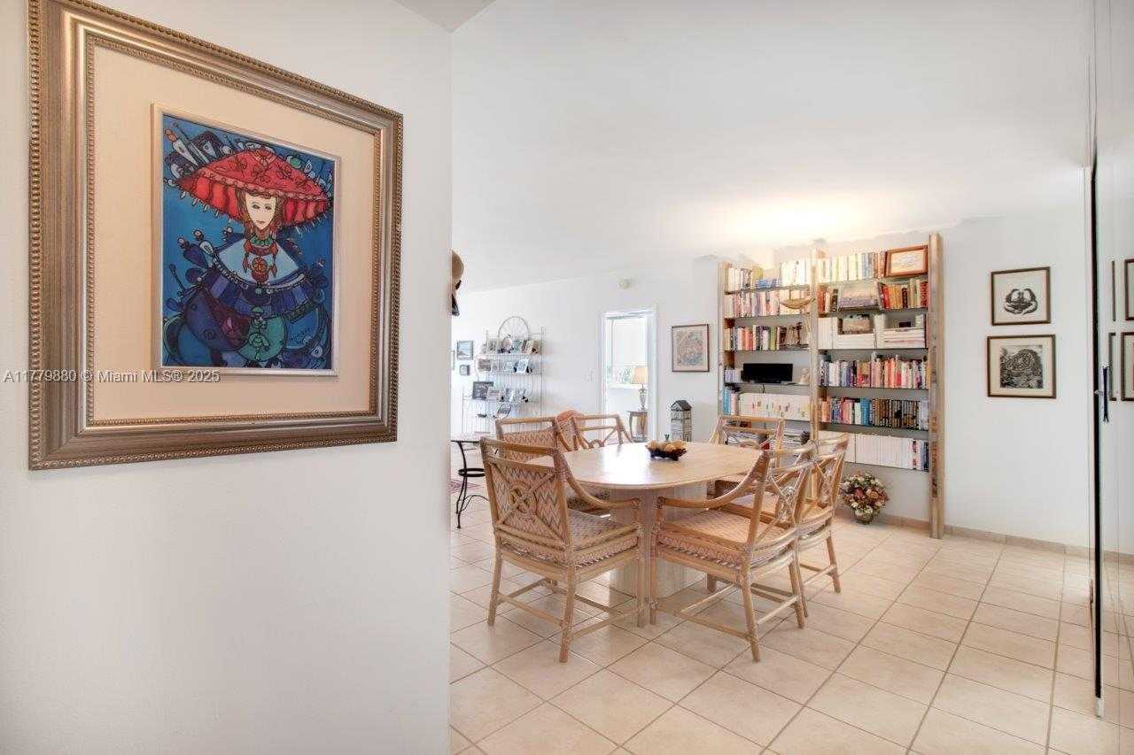 Small Image of 5005 COLLINS AVE #319, Miami Beach Number 2