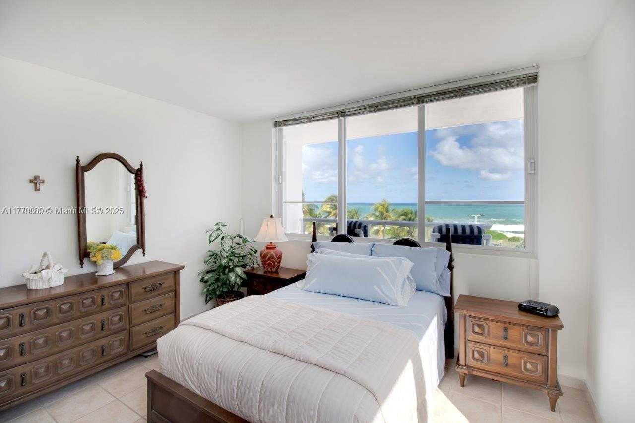 Small Image of 5005 COLLINS AVE #319, Miami Beach Number 23
