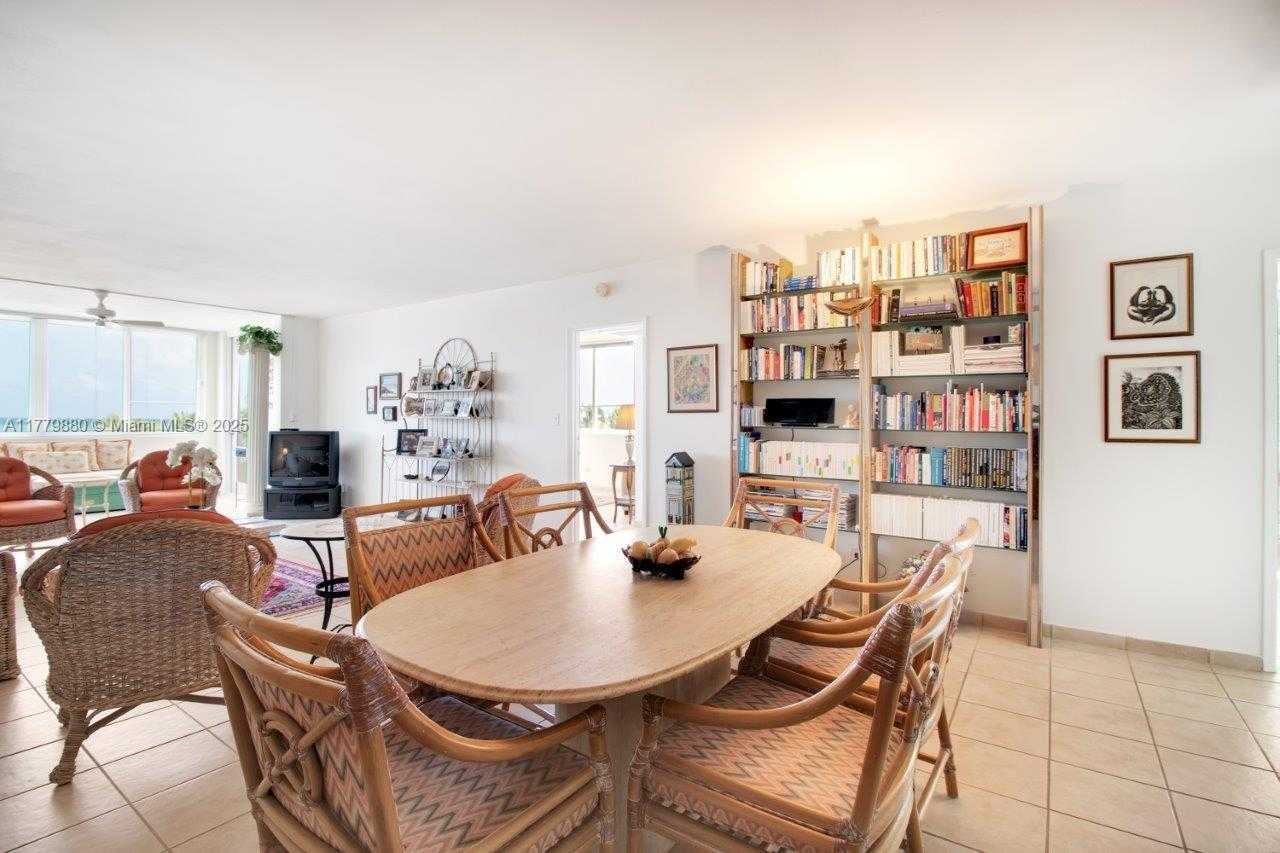 Small Image of 5005 COLLINS AVE #319, Miami Beach Number 3