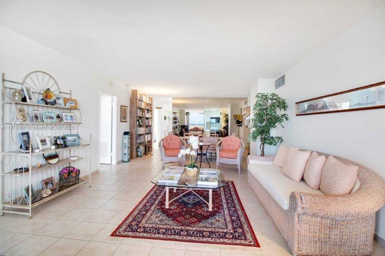 Small Image of 5005 COLLINS AVE #319, Miami Beach Number 8