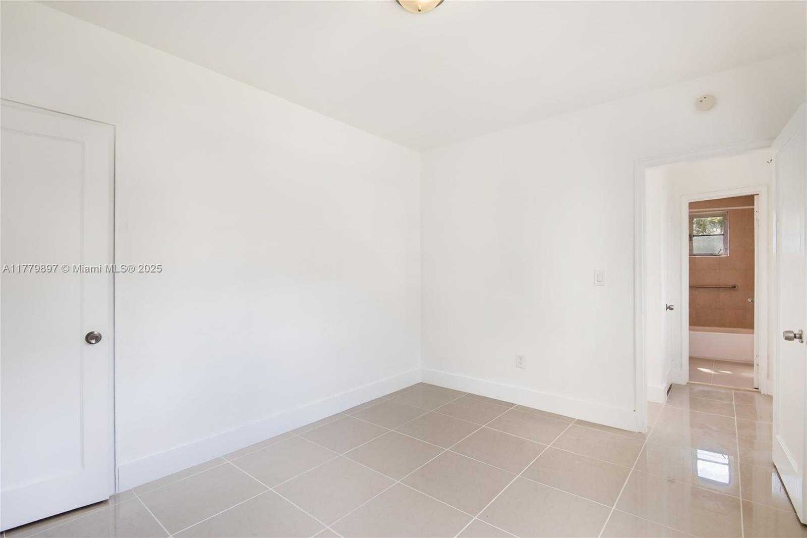 Small Image of 630 84TH ST #26, Miami Beach Number 4