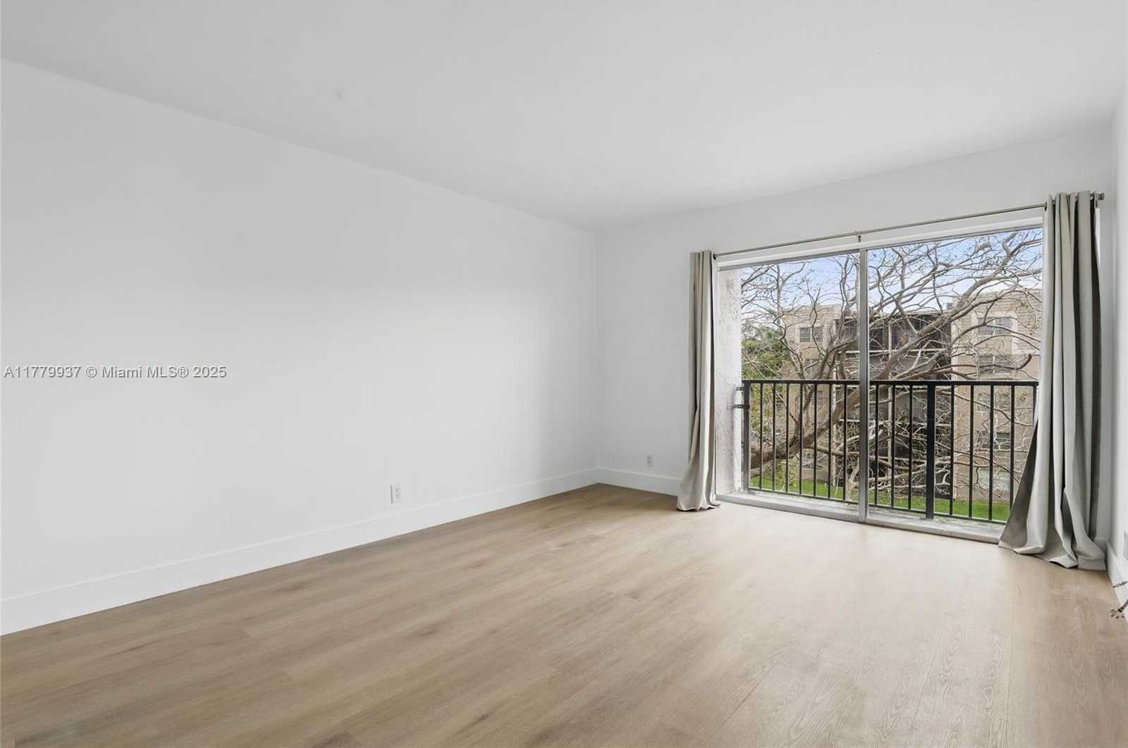 Small Image of 8540 NORTH SHERMAN CIR #408, Miramar Number 12