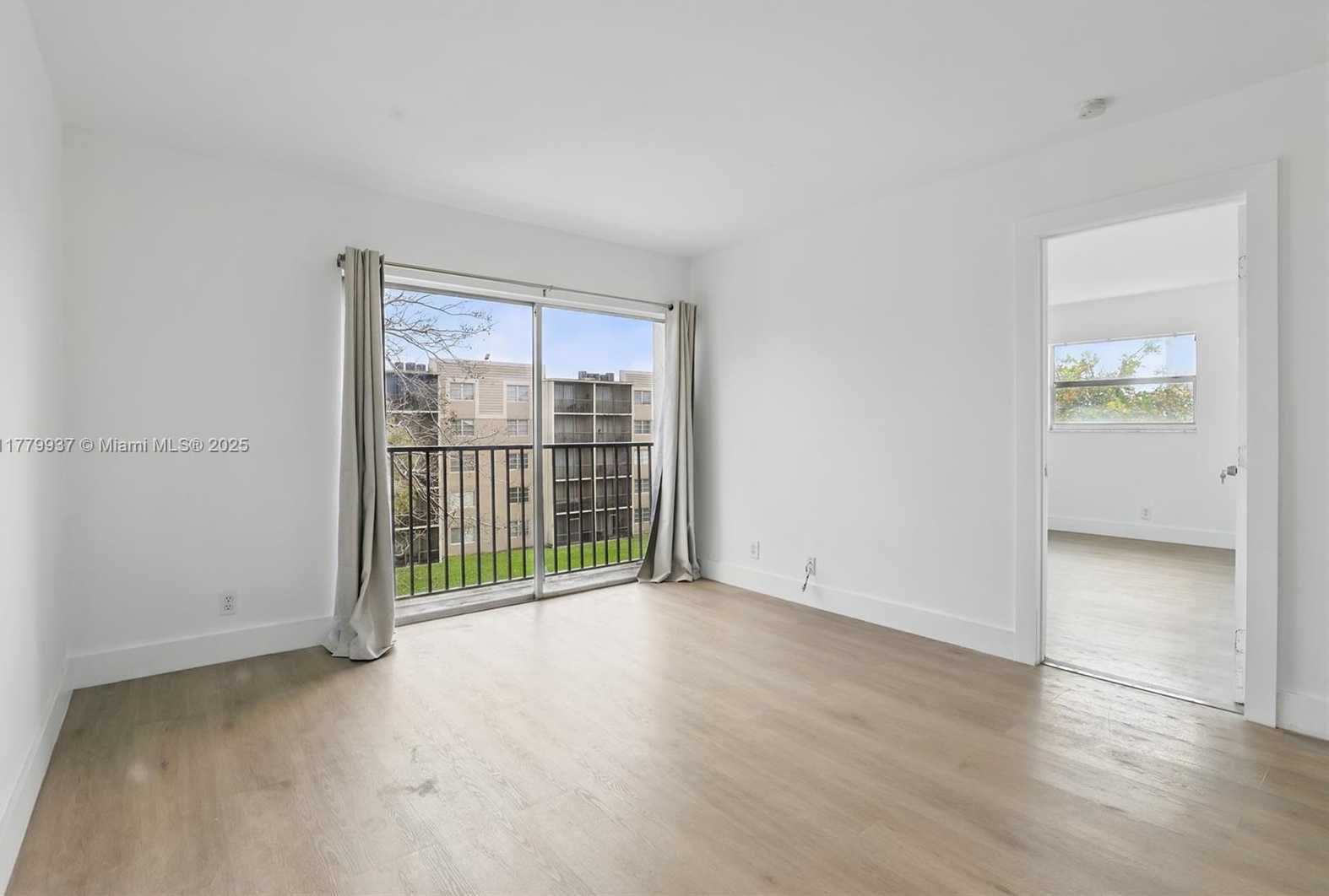 Small Image of 8540 NORTH SHERMAN CIR #408, Miramar Number 13