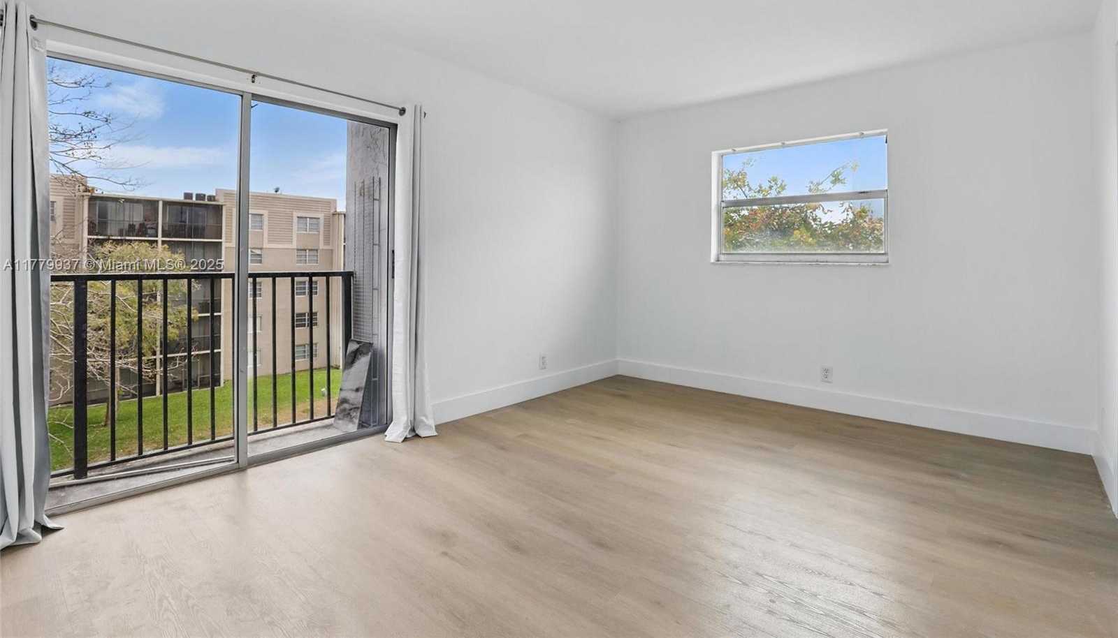 Small Image of 8540 NORTH SHERMAN CIR #408, Miramar Number 14