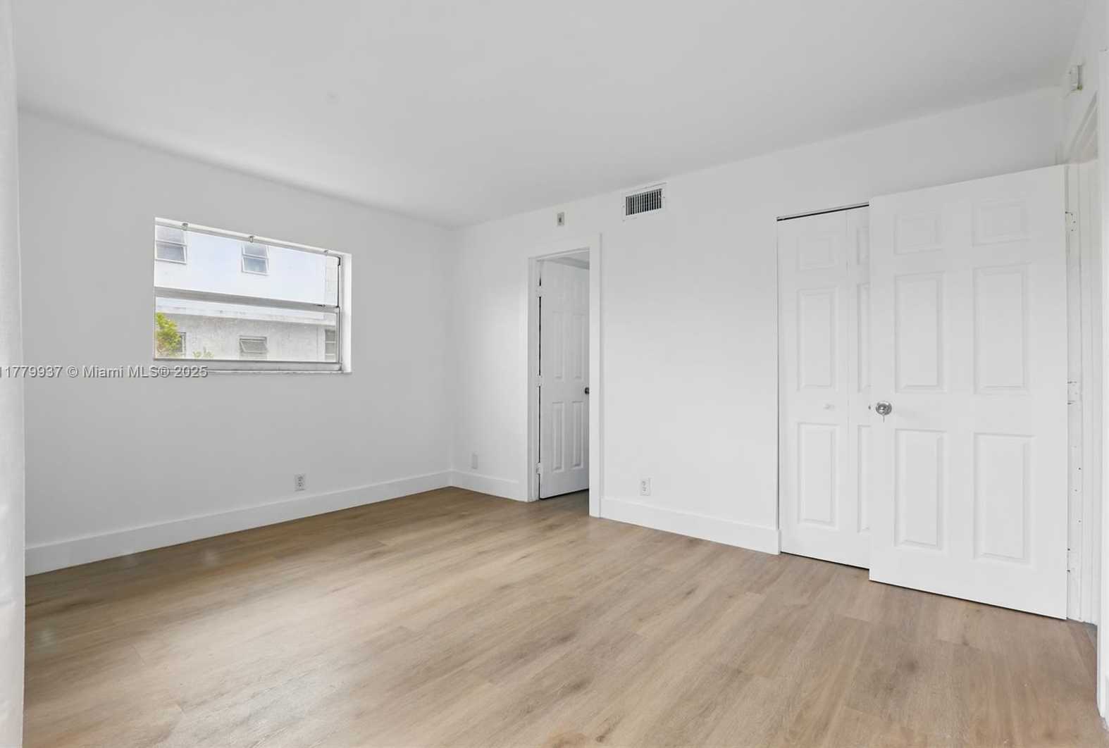 Small Image of 8540 NORTH SHERMAN CIR #408, Miramar Number 15