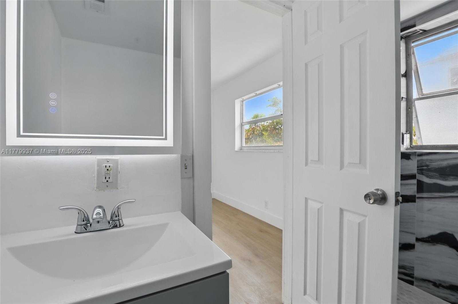 Small Image of 8540 NORTH SHERMAN CIR #408, Miramar Number 18