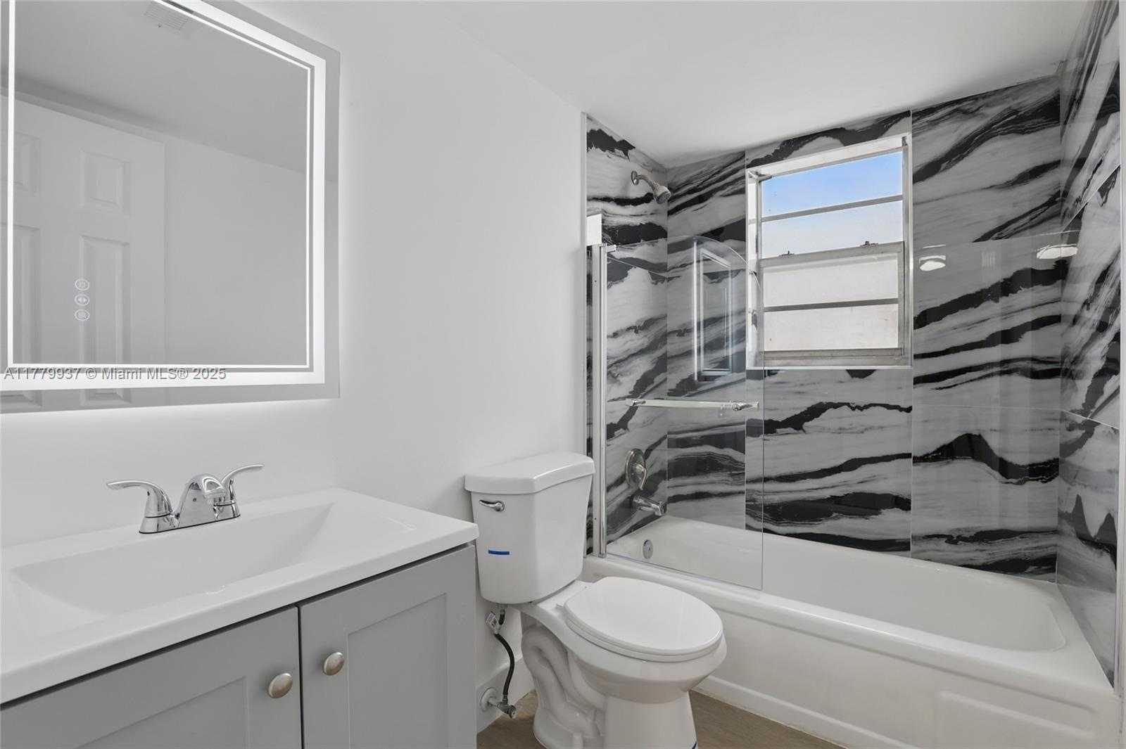 Small Image of 8540 NORTH SHERMAN CIR #408, Miramar Number 20