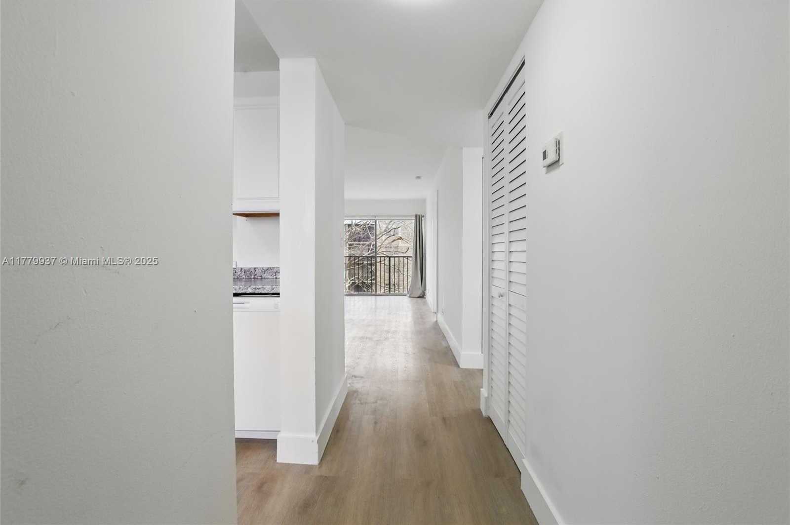 Small Image of 8540 NORTH SHERMAN CIR #408, Miramar Number 5