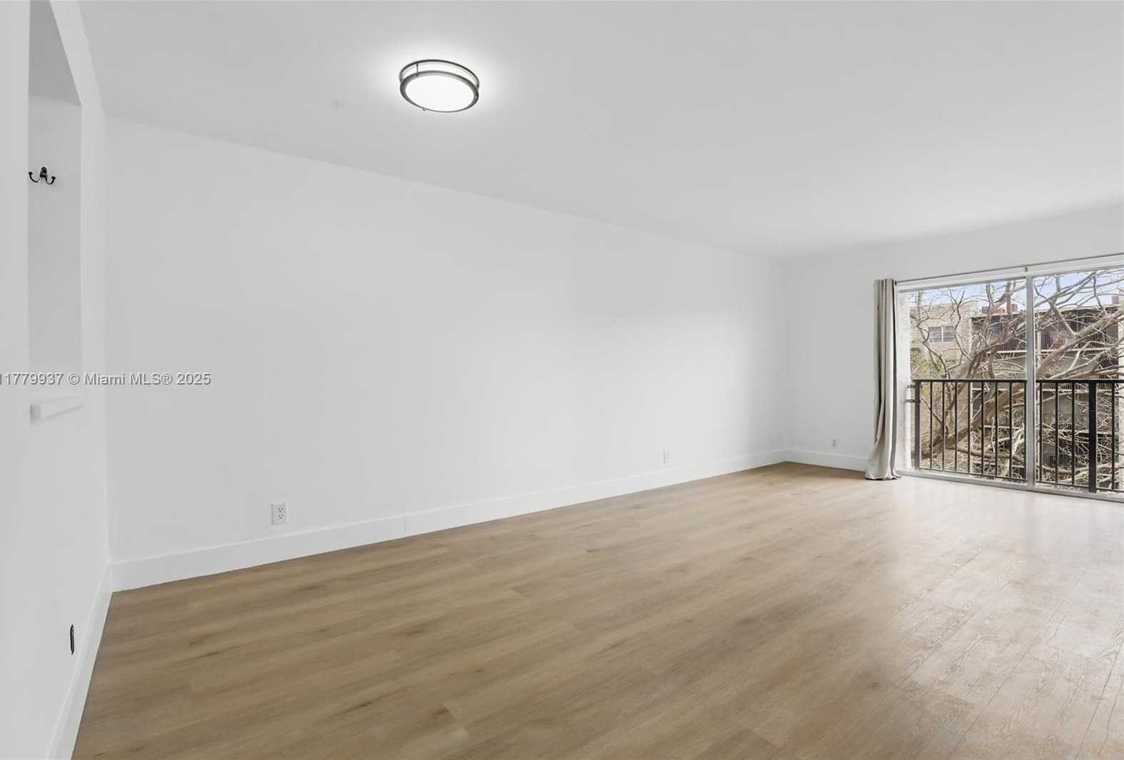 Small Image of 8540 NORTH SHERMAN CIR #408, Miramar Number 7