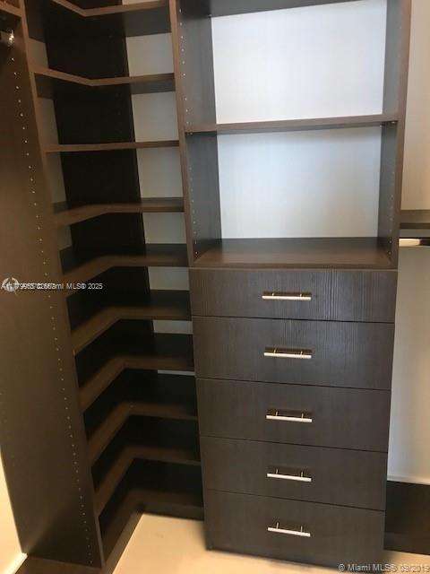 Imagen de Pequeño Objeto