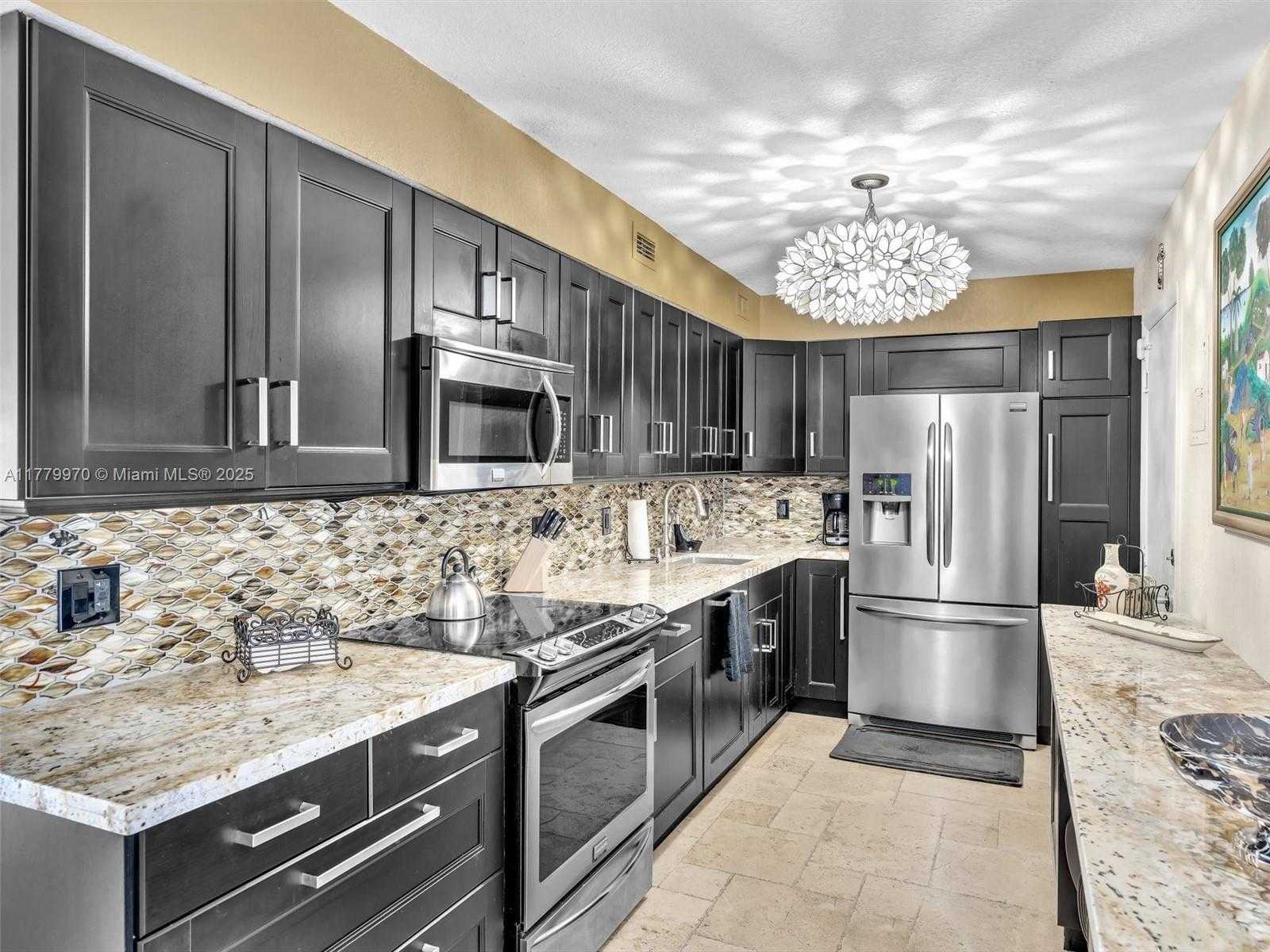 Small Image of 6770 INDIAN CREEK DR #7K, Miami Beach Number 13
