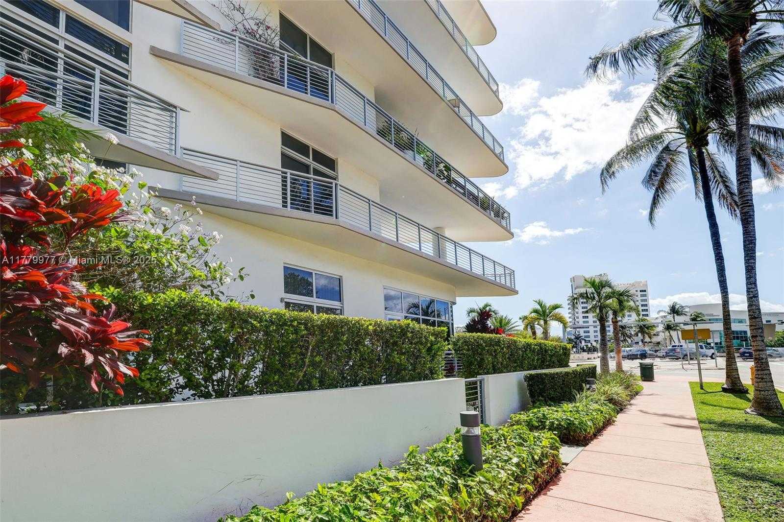 Small Image of 2001 #101/103, Miami Beach Number 2