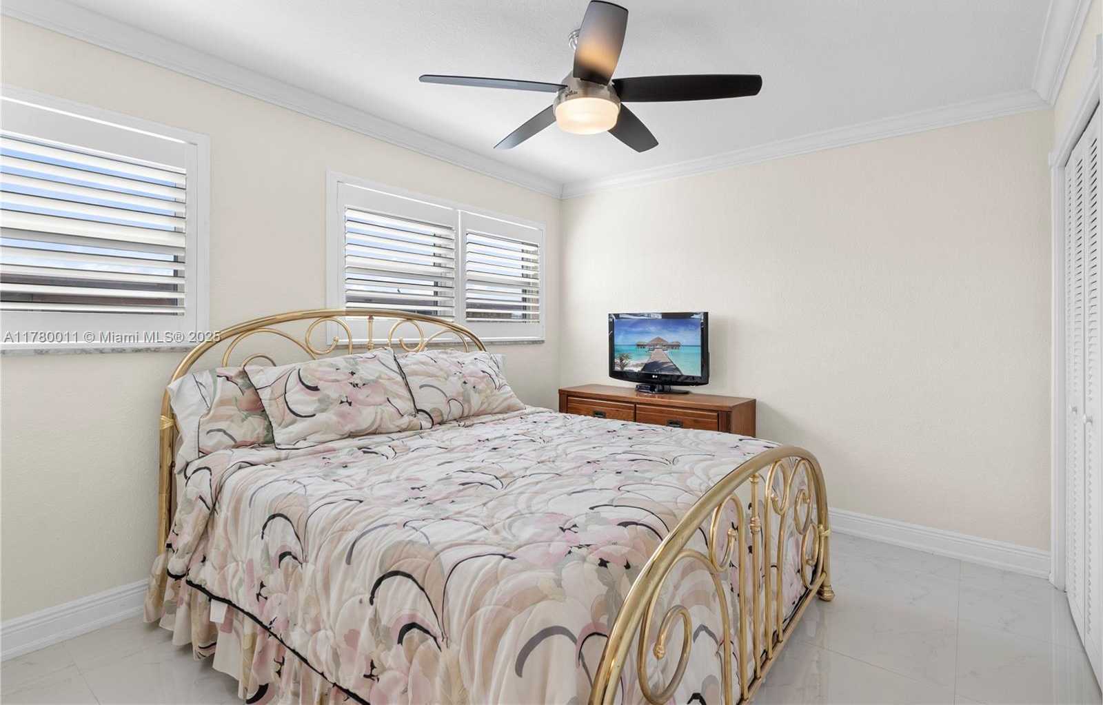 Small Image of 329 SOUTH EAST 3RD ST #405P, Hallandale Beach Number 12