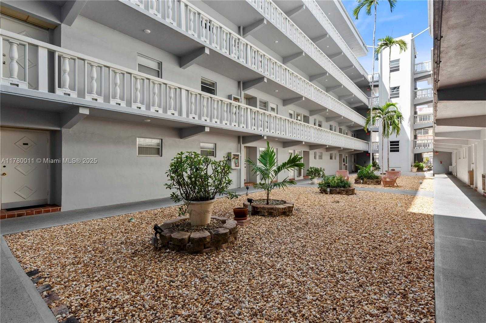 Small Image of 329 SOUTH EAST 3RD ST #405P, Hallandale Beach Number 25