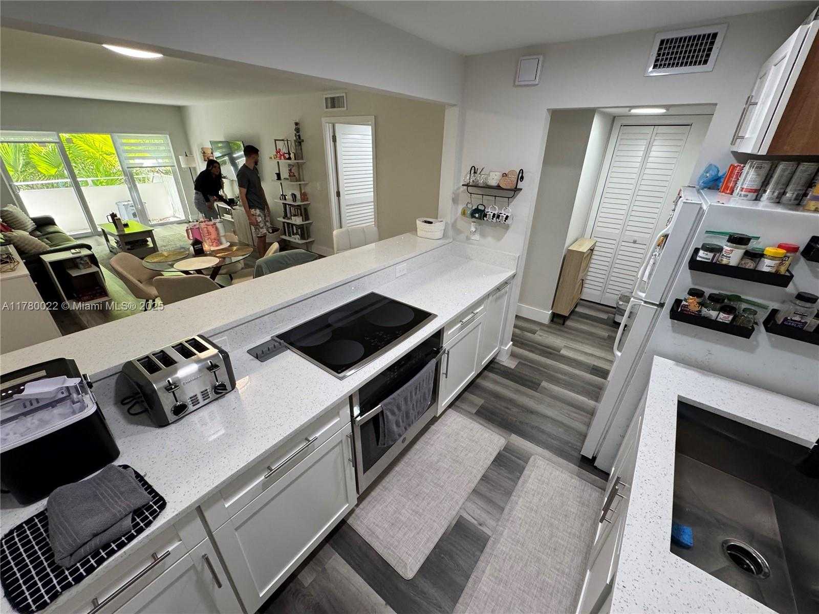 Small Image of 1235 MARIPOSA AVE #1, Coral Gables Number 4