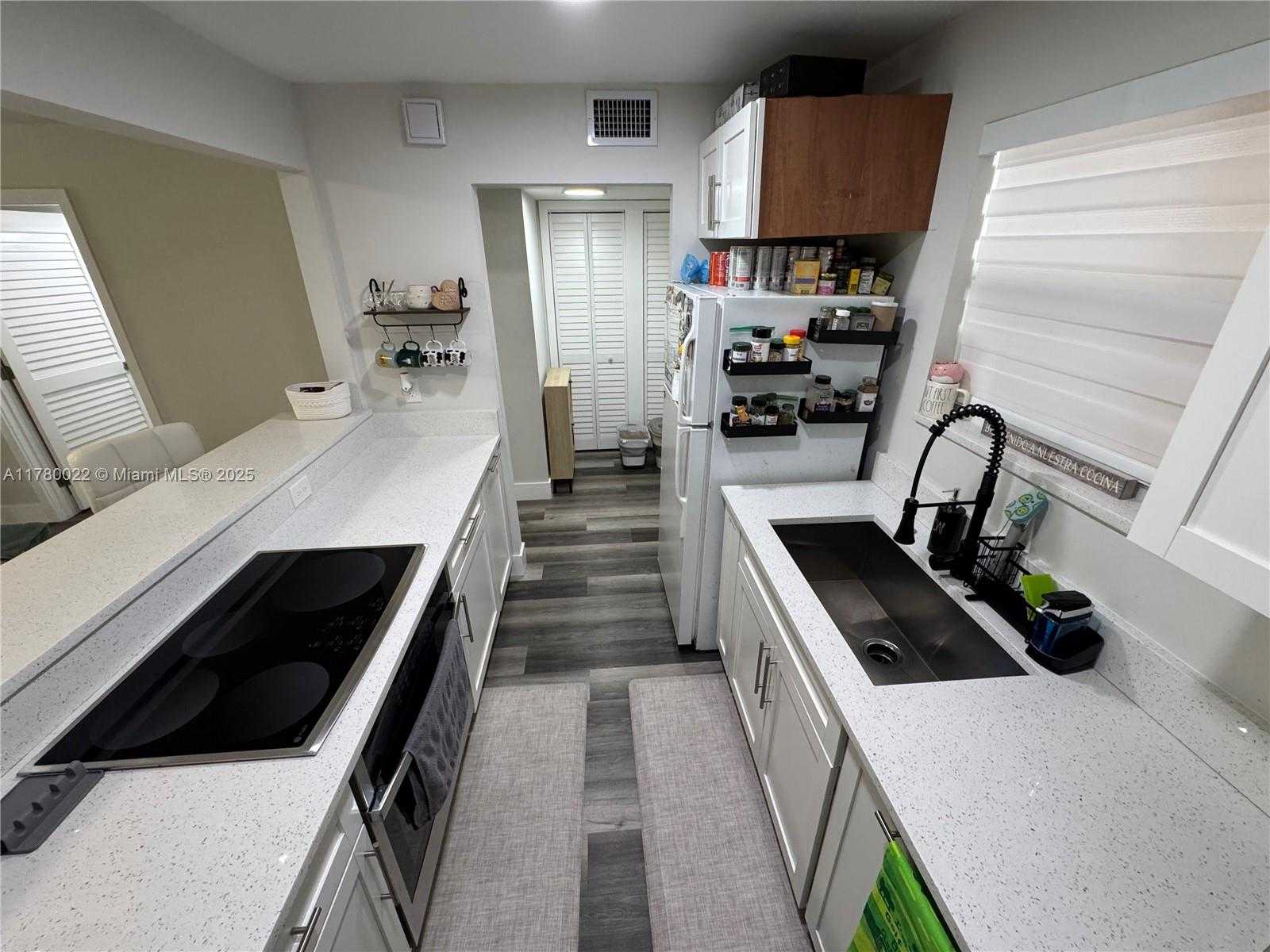 Small Image of 1235 MARIPOSA AVE #1, Coral Gables Number 5
